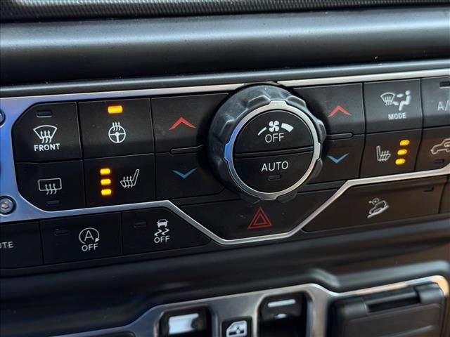 Used 2020 Jeep Wrangler Unlimited Sahara AWD/4WD image 18