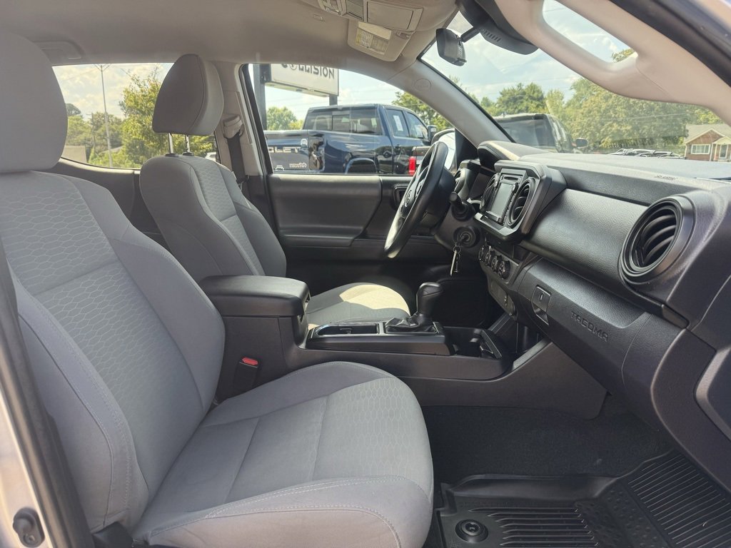 Used 2019 Toyota Tacoma SR image 13