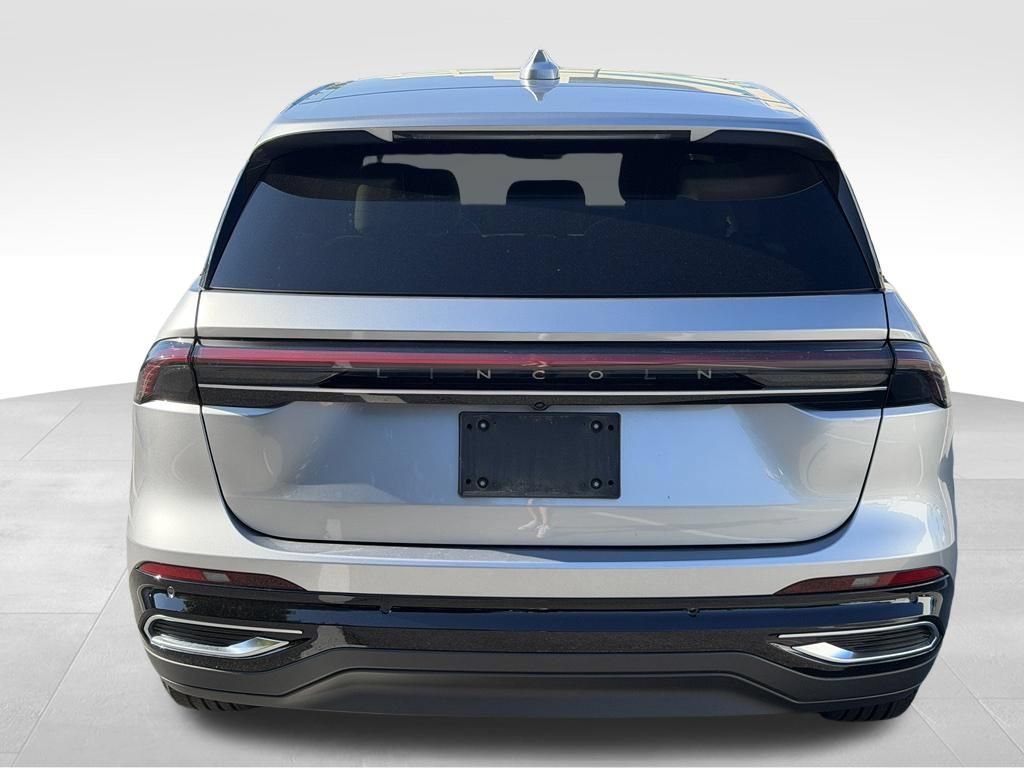 Used 2024 Lincoln Nautilus Premier AWD/4WD image 5