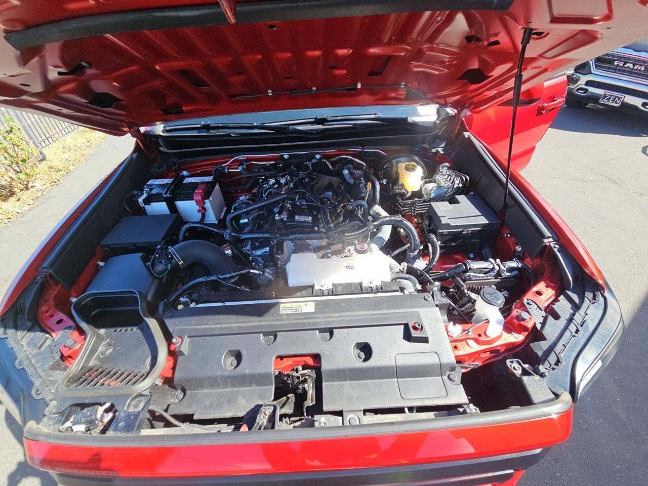 Used 2025 Toyota Tacoma SR5 RWD image 26