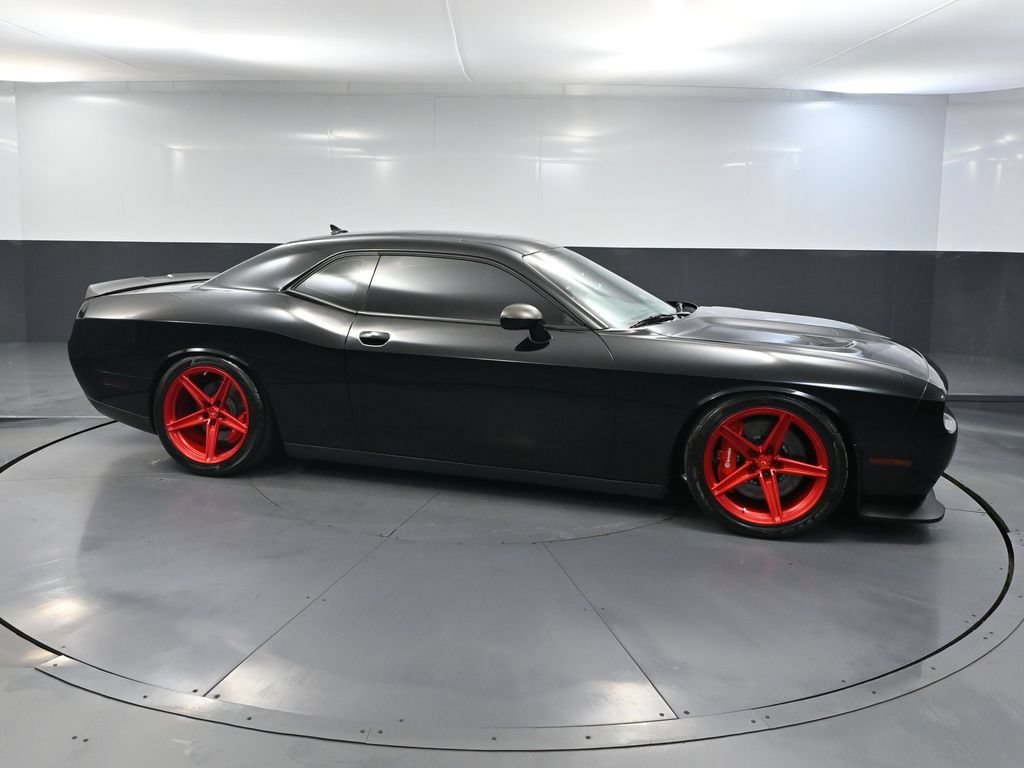 Used 2016 Dodge Challenger SRT Hellcat RWD image 3