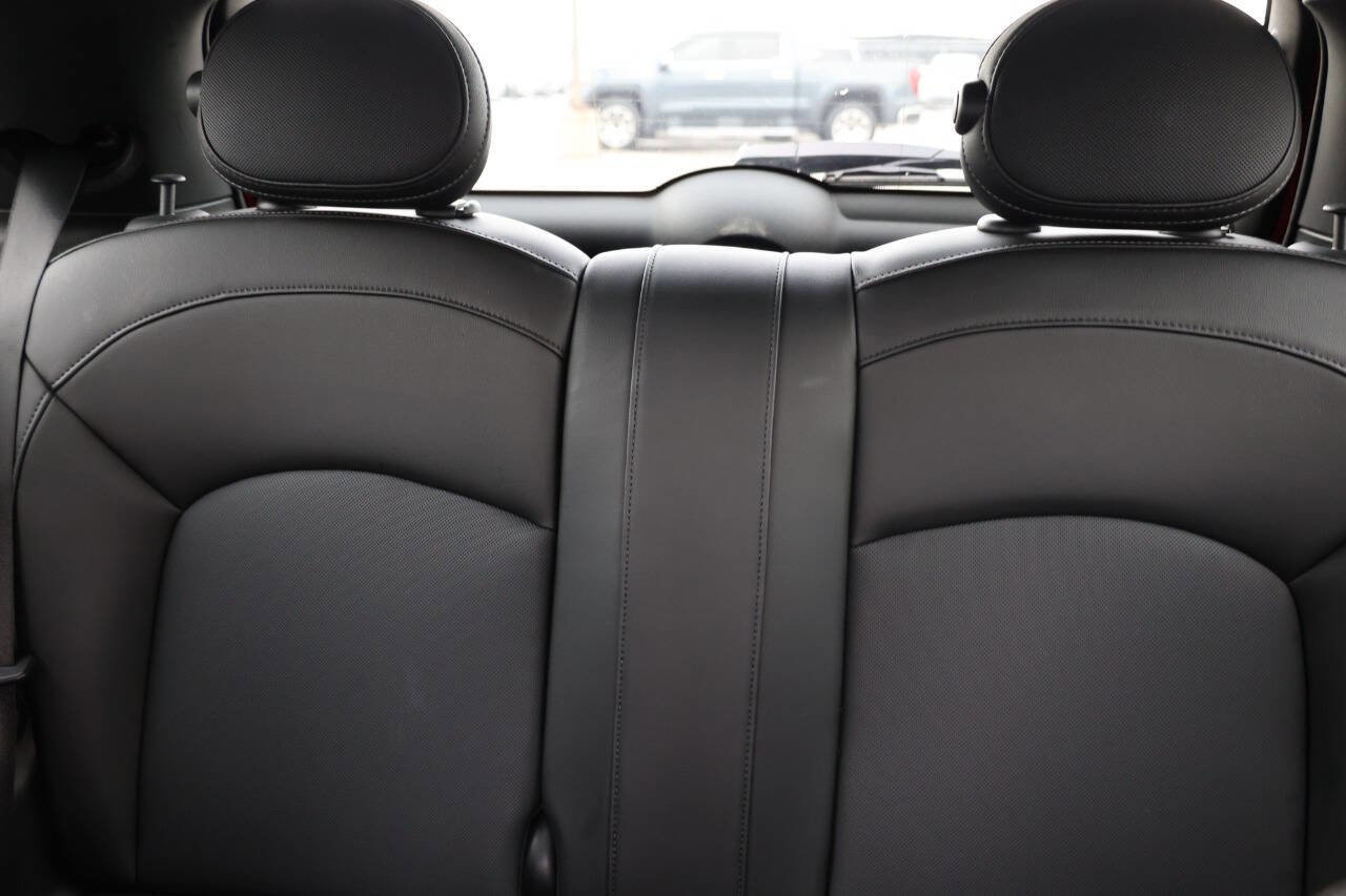 Used 2019 MINI Cooper 2-Door Hardtop image 16