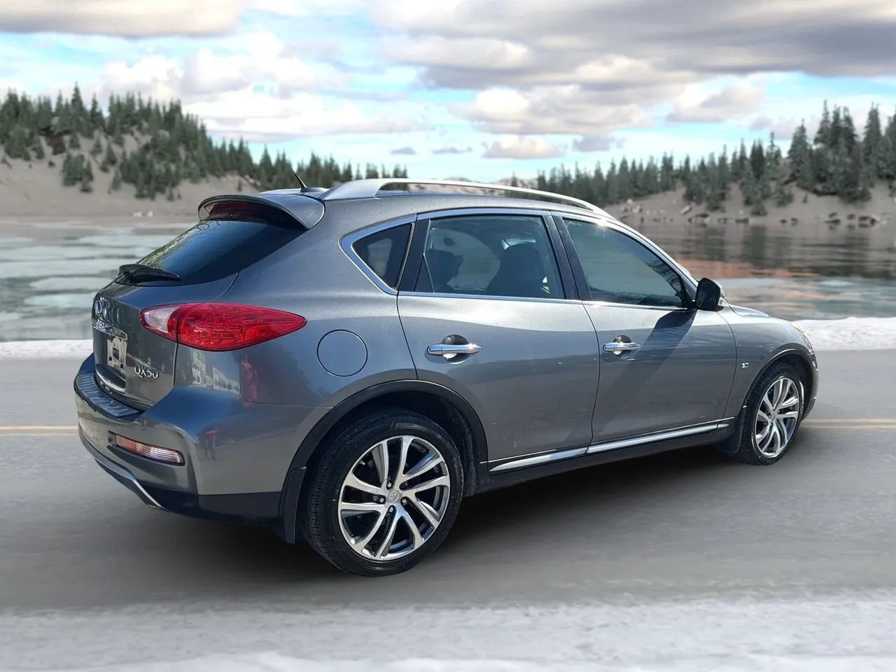 Used 2016 INFINITI QX50 AWD w/ Deluxe Touring Package image 5
