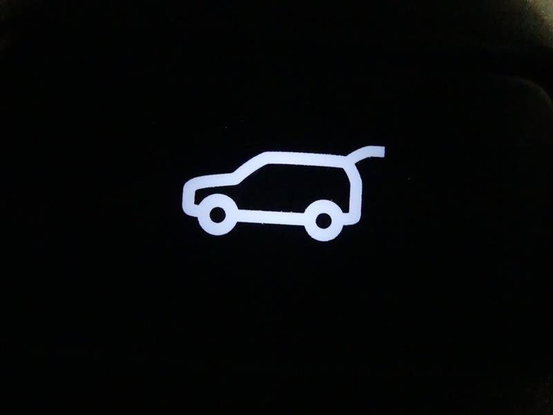 Used 2018 Land Rover Range Rover Velar R-Dynamic SE image 34