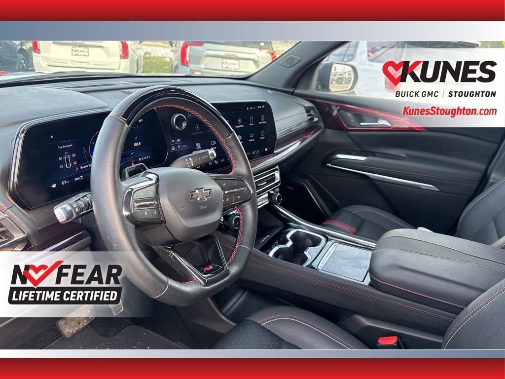 Used 2025 Chevrolet Traverse RS image 25