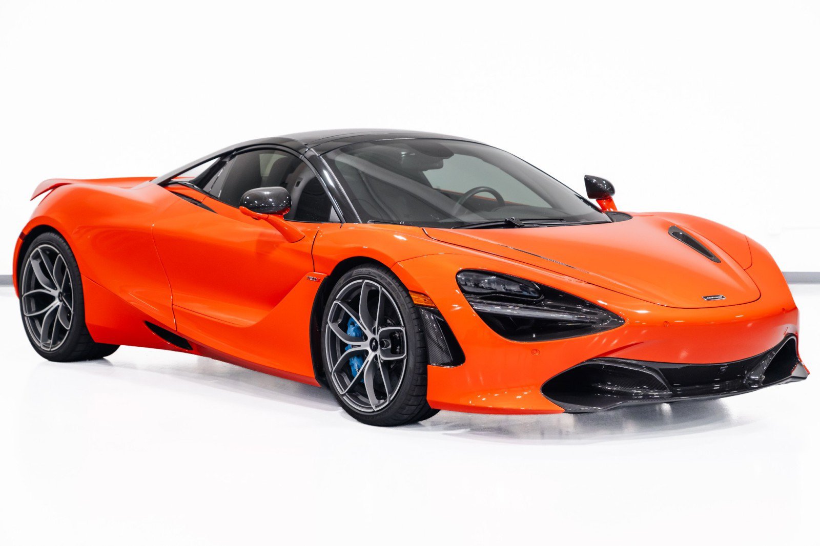 Used 2019 McLaren 720S Performance RWD image 2