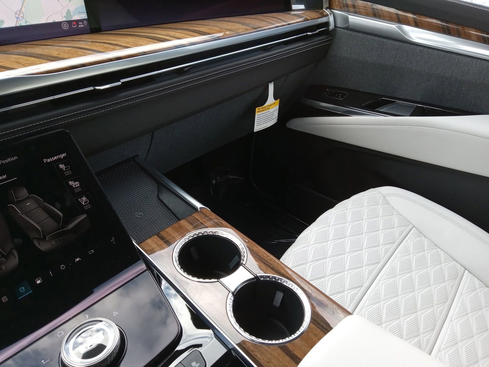 Used 2025 Cadillac Escalade Sport Platinum w/ LPO, ONYX Package image 20