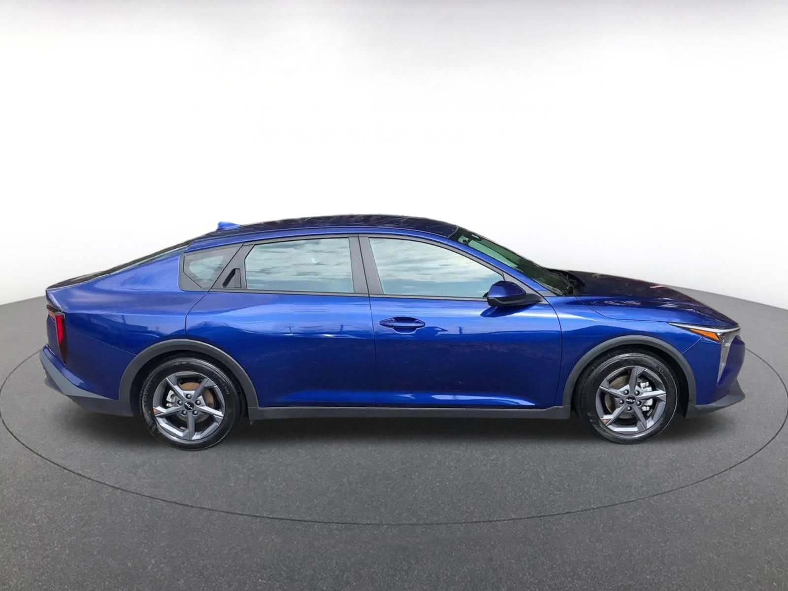 Used 2025 Kia K4 LXS image 16