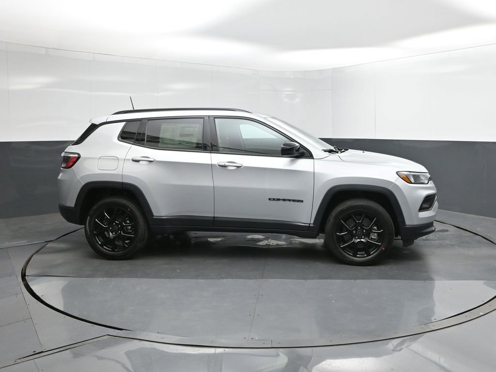 New 2026 Jeep Compass Latitude AWD/4WD image 11