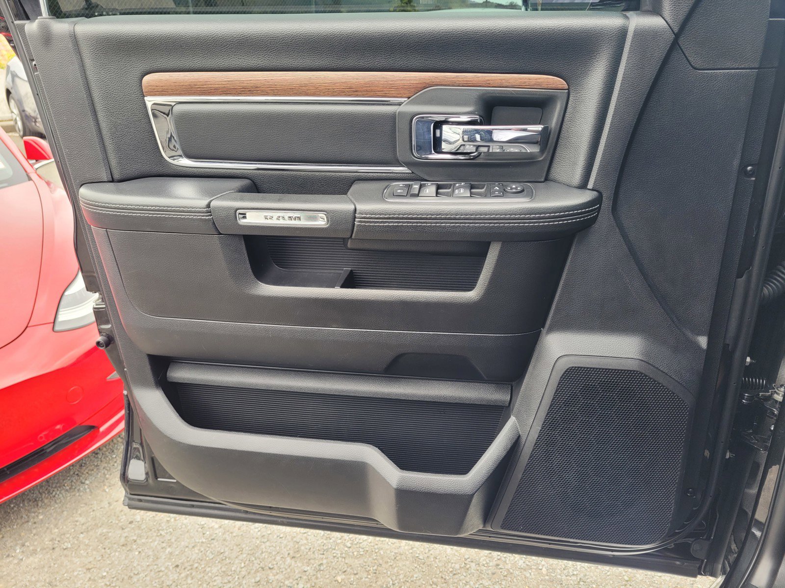 Used 2018 RAM 2500 Laramie image 19