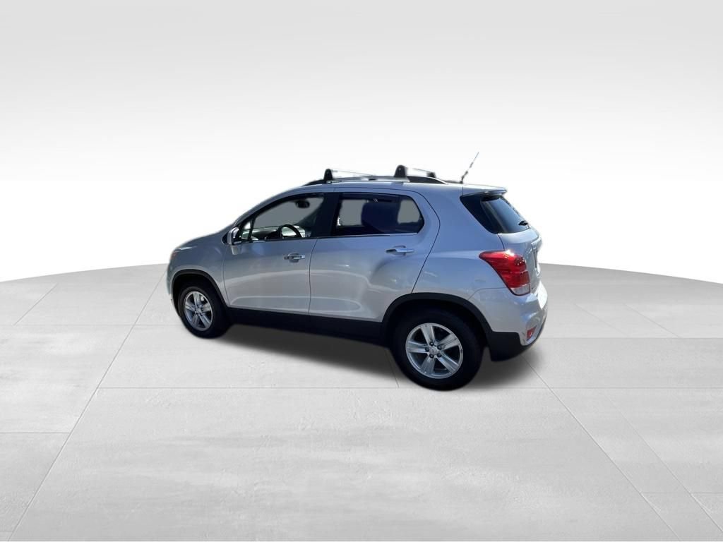 Used 2020 Chevrolet Trax LT w/ LT Convenience Package FWD image 11