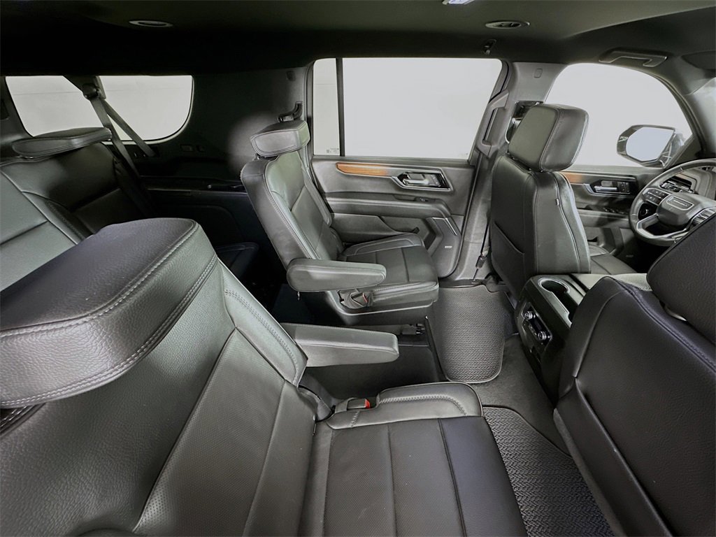 Used 2025 GMC Yukon XL Denali image 28