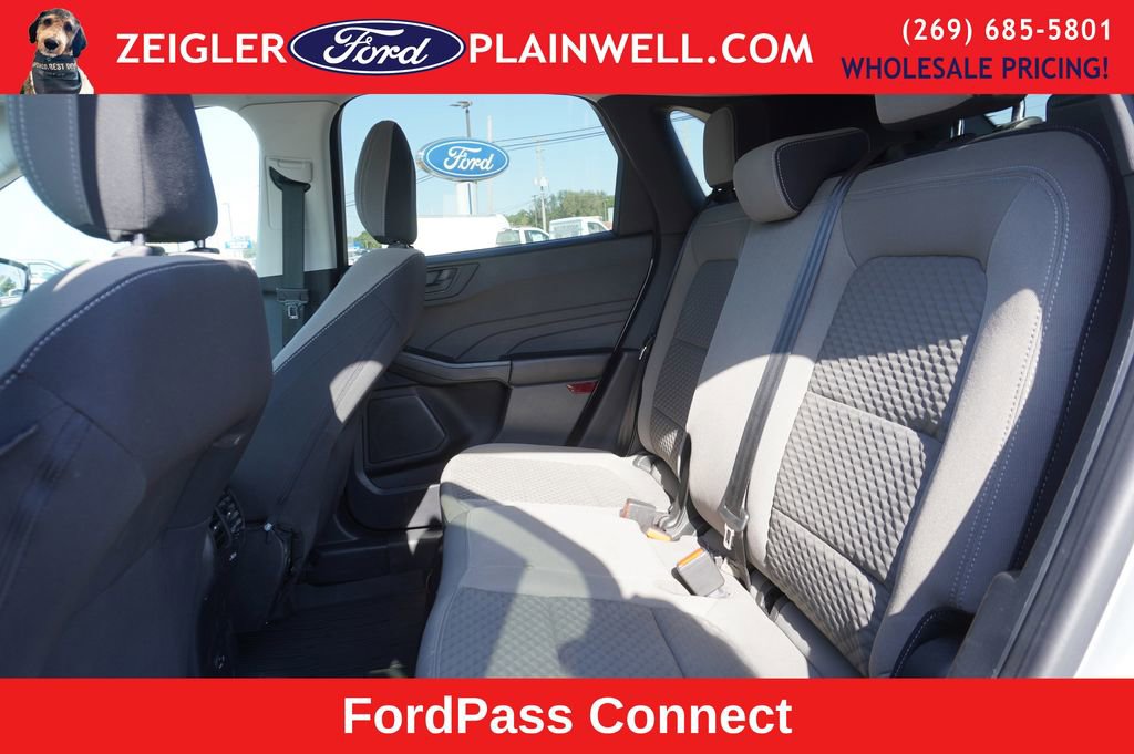 Used 2022 Ford Escape SE w/ Cold Weather Package image 11