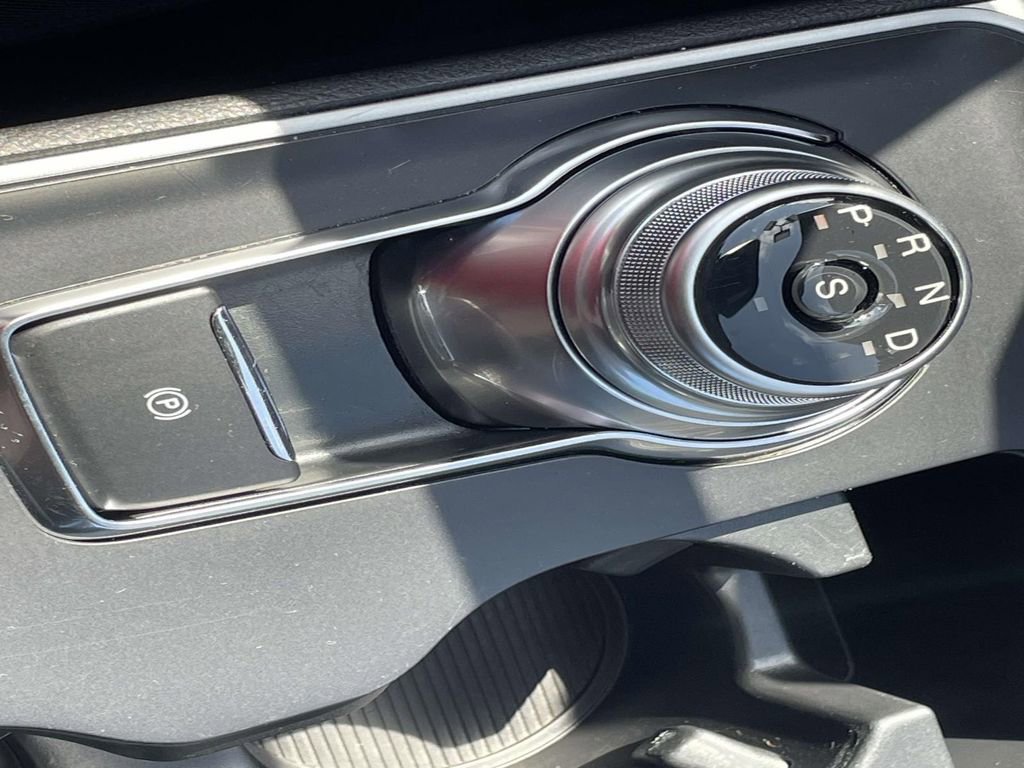 Used 2024 Ford Edge SE w/ Cargo Accessory Package image 22