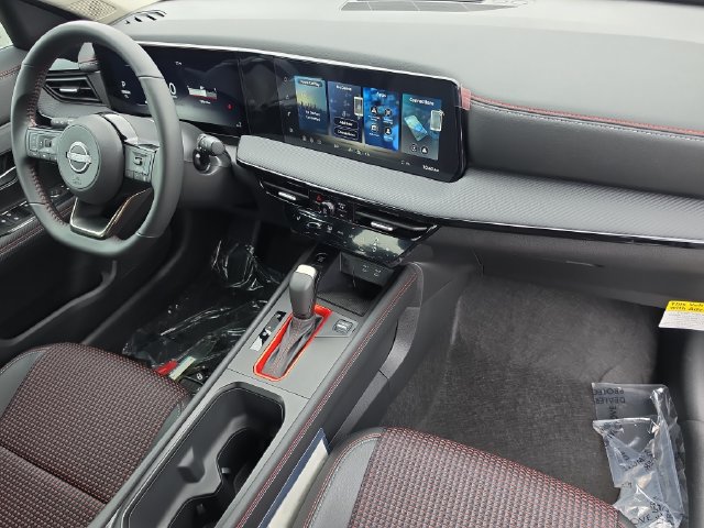 New 2026 Nissan Kicks SR w/ Cold Weather Package FWD image 11