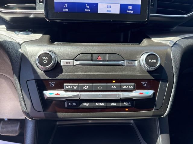 Used 2020 Ford Explorer XLT w/ Equipment Group 202A image 26