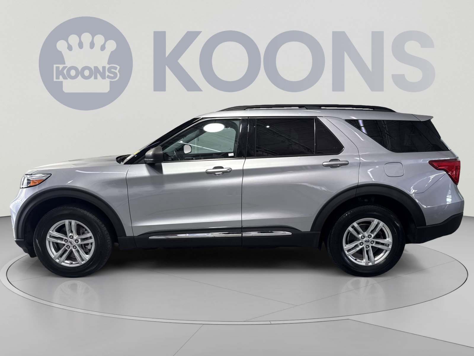 Used 2023 Ford Explorer XLT w/ Class IV Trailer Tow Package AWD/4WD image 7