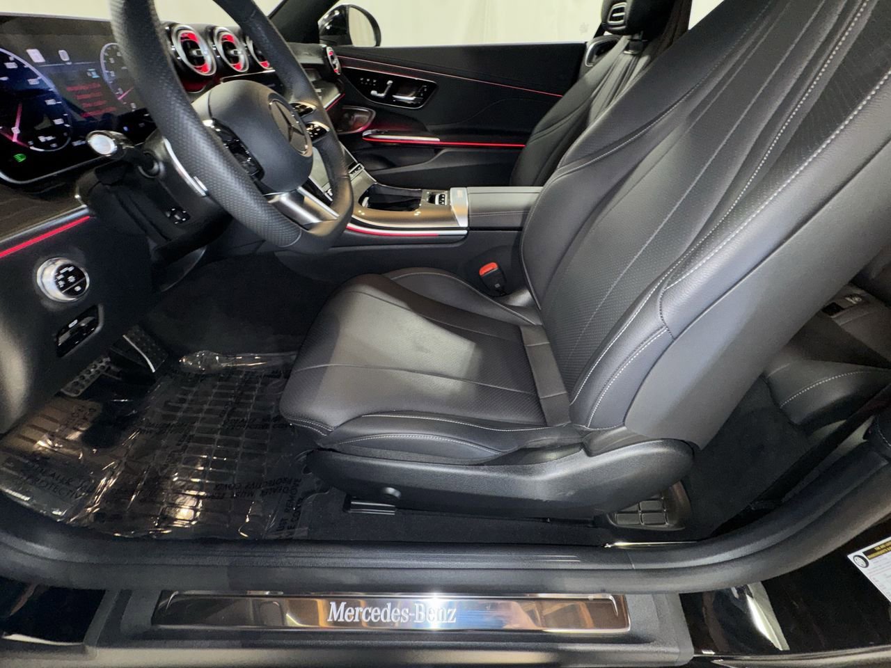 Used 2024 Mercedes-Benz CLE 300 4MATIC Cabriolet image 18