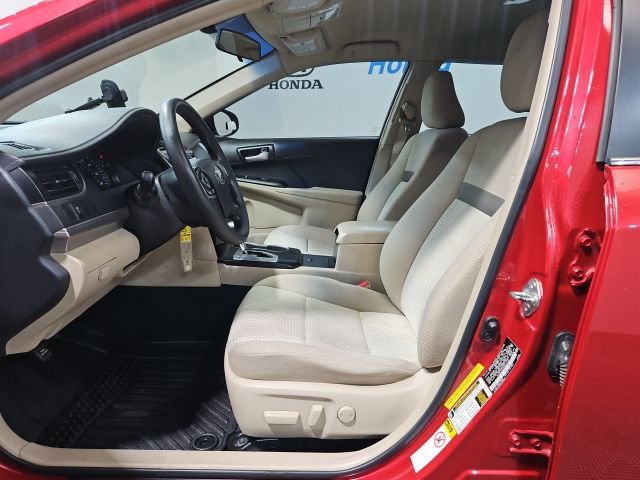 Used 2014 Toyota Camry LE image 12