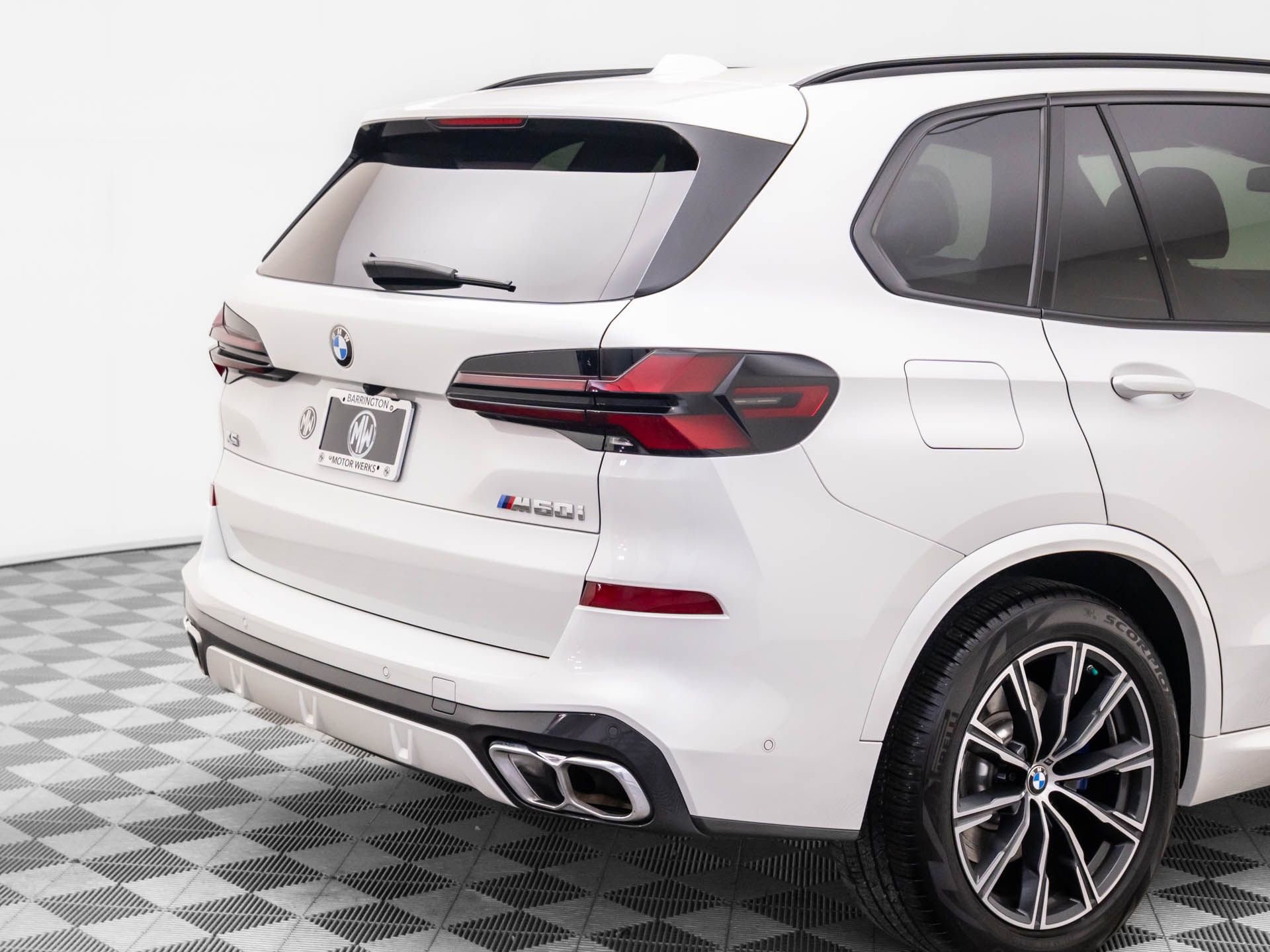 Used 2025 BMW X5 M60i image 39