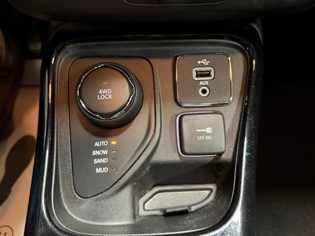 Used 2018 Jeep Compass Limited image 38