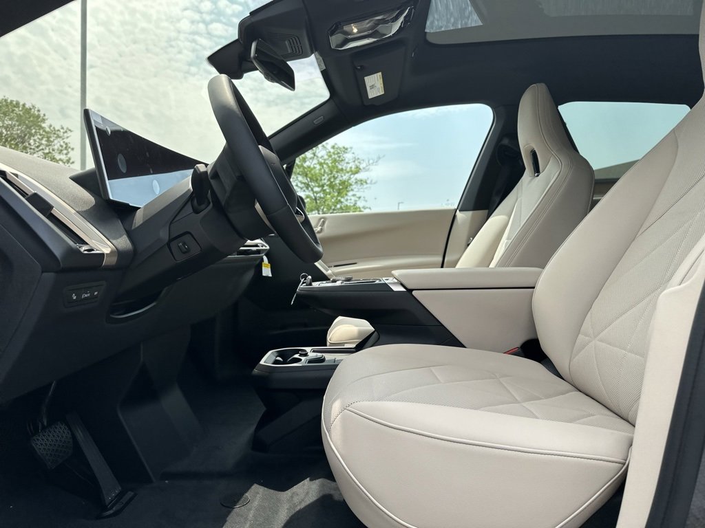 New 2026 BMW iX xDrive60 image 13