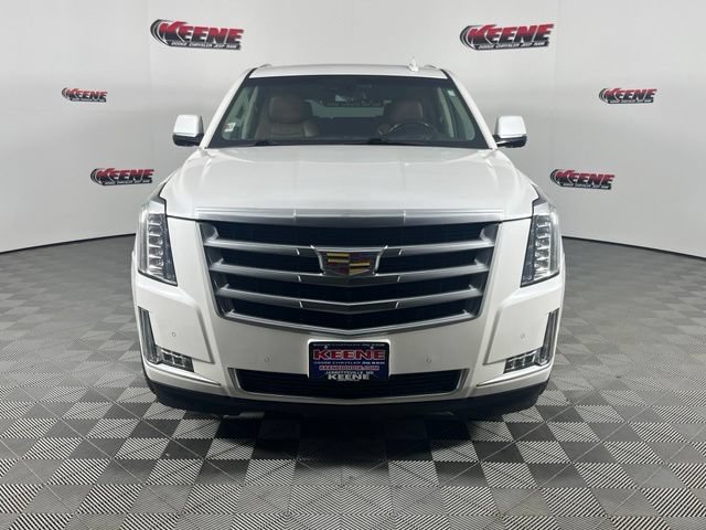 Used 2018 Cadillac Escalade Luxury AWD/4WD image 4