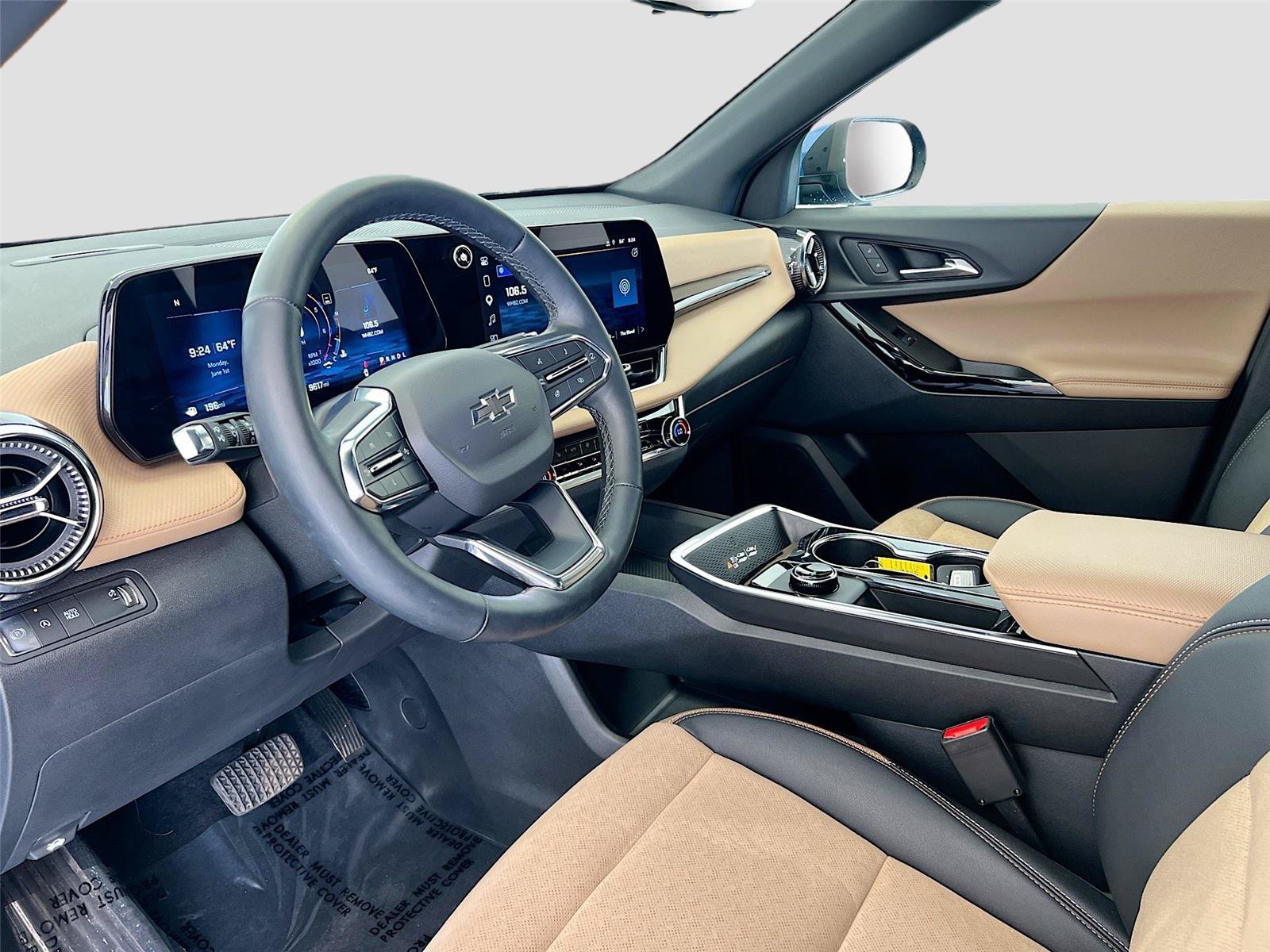 Used 2025 Chevrolet Equinox ACTIV w/ Safety and Technology Package FWD image 12