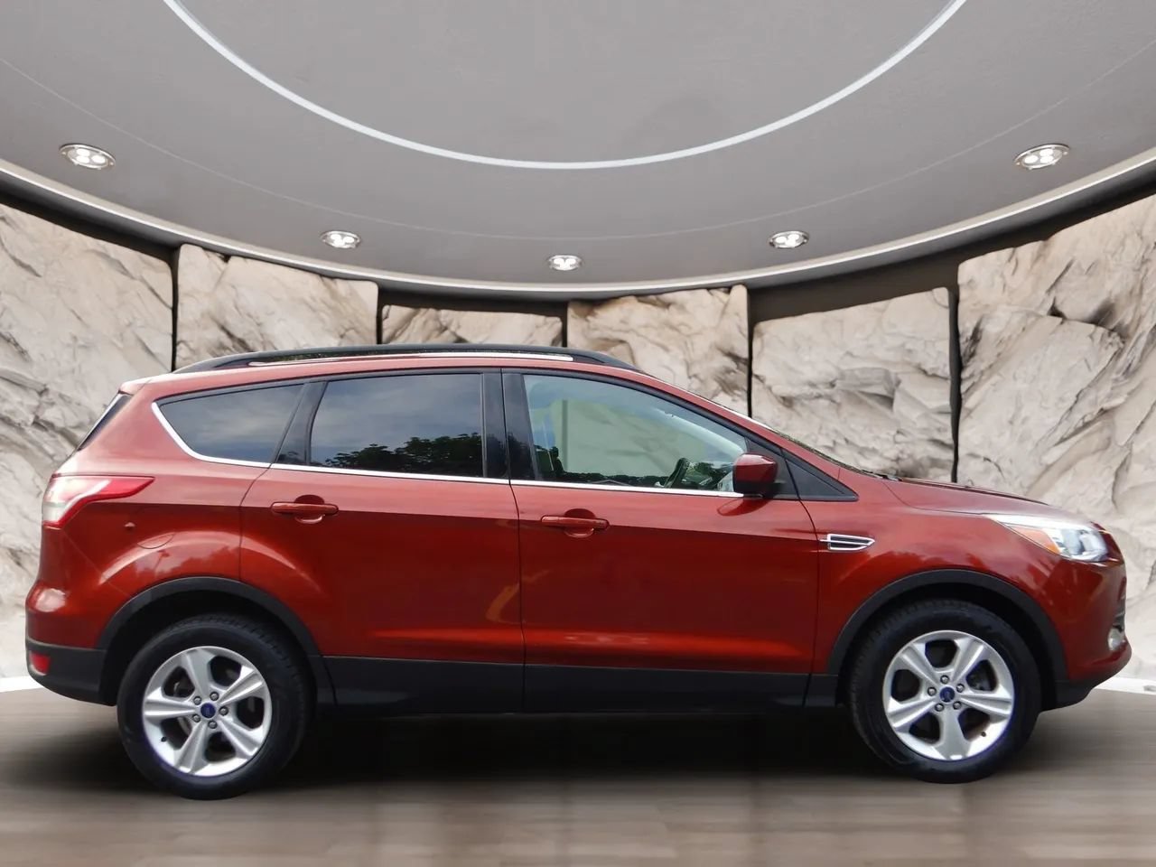 Used 2016 Ford Escape SE w/ Equipment Group 201A AWD/4WD image 5