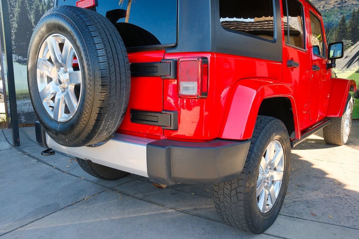 Used 2015 Jeep Wrangler Unlimited Sahara AWD/4WD image 31