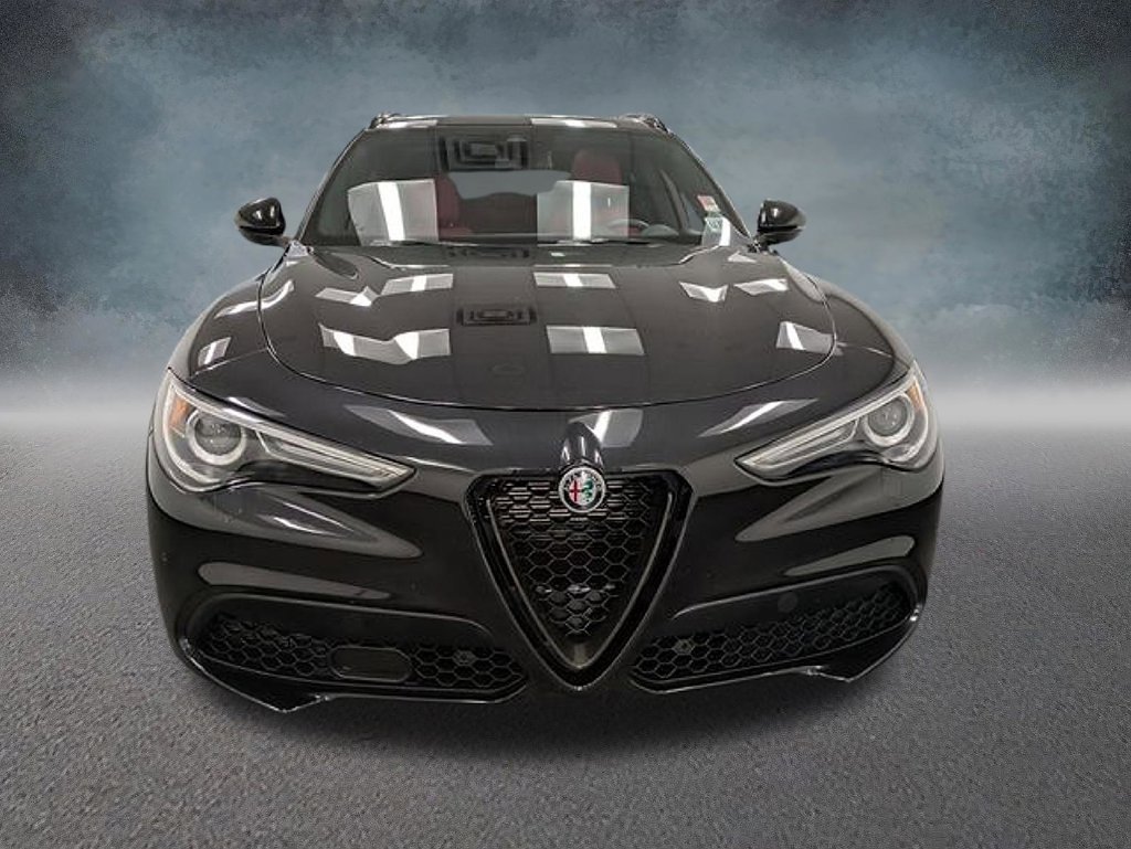 Used 2023 Alfa Romeo Stelvio Veloce AWD/4WD image 2