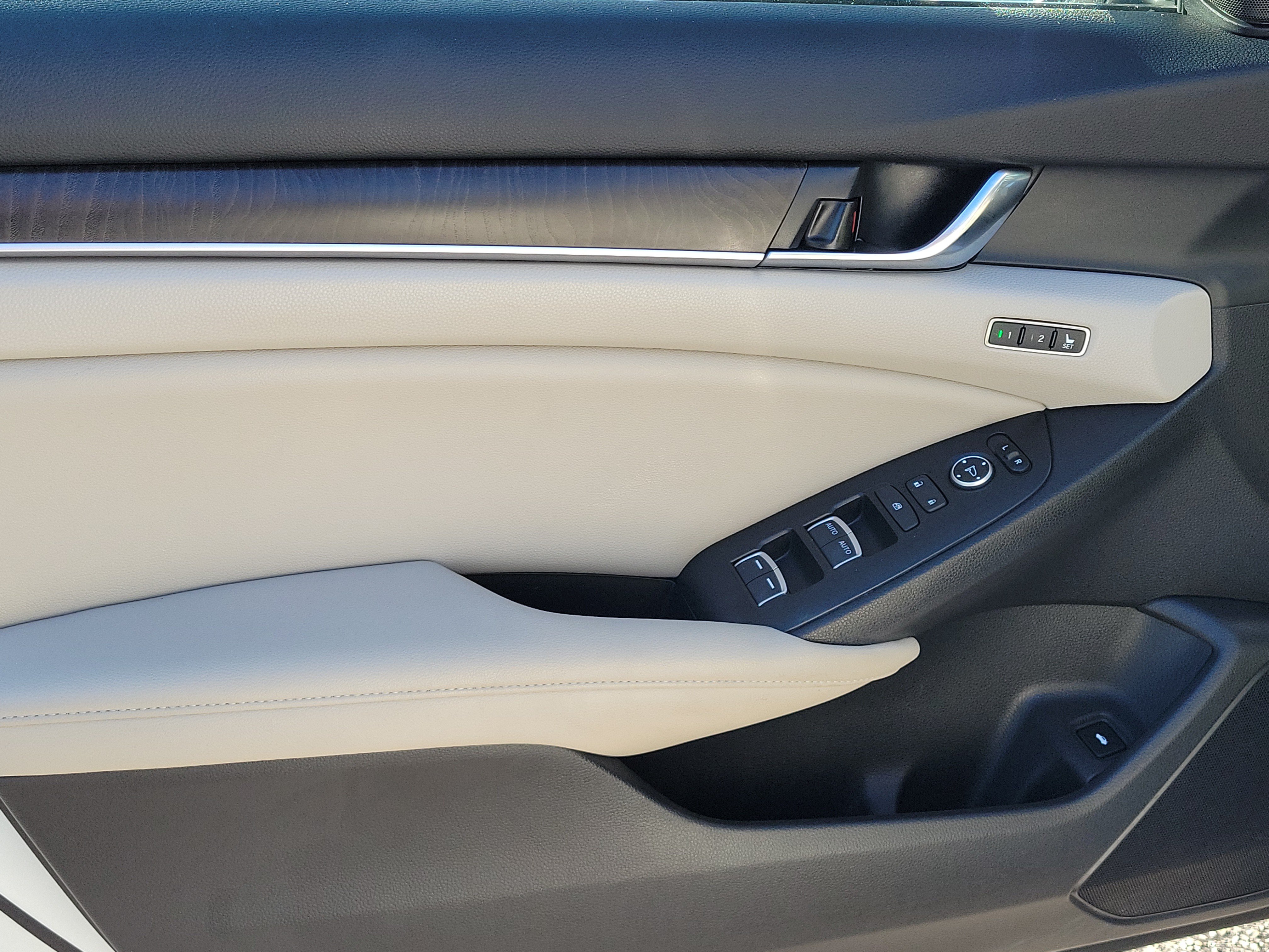 Used 2021 Honda Accord Touring image 19
