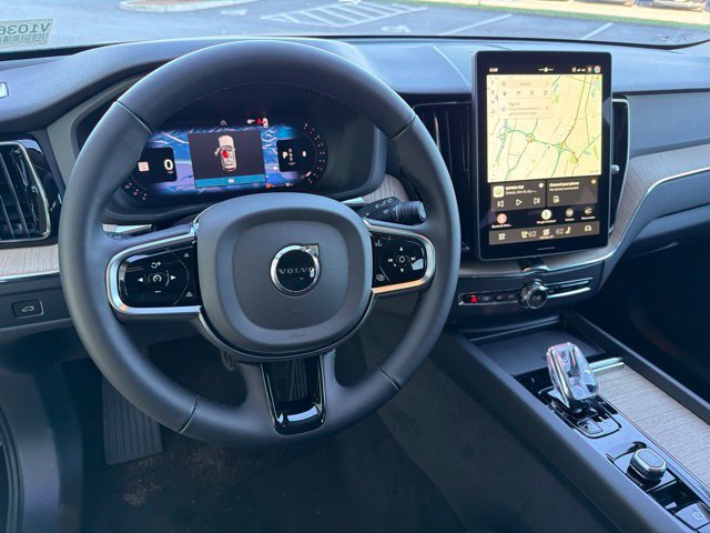 New 2027 Volvo XC60 B5 Plus AWD/4WD image 17