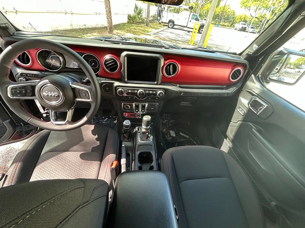 Used 2023 Jeep Wrangler Rubicon AWD/4WD image 10