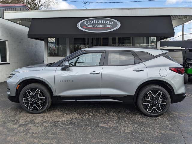 Used 2023 Chevrolet Blazer RS w/ Enhanced Convenience Package image 2