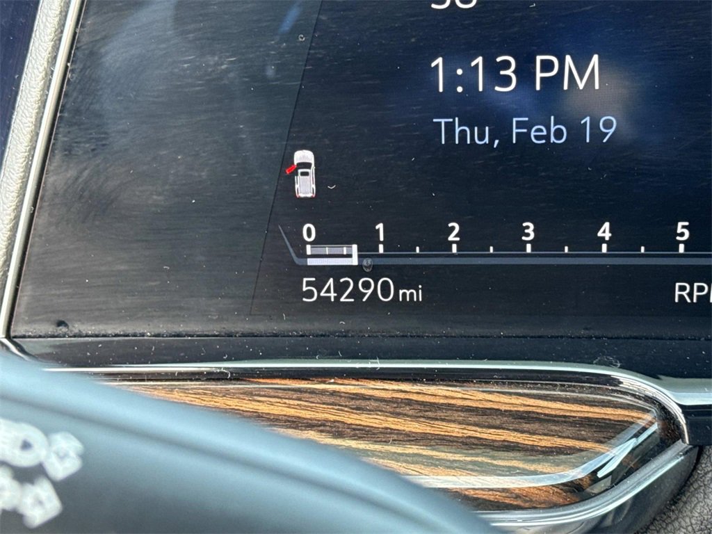 Used 2023 Cadillac Escalade Premium Luxury image 15