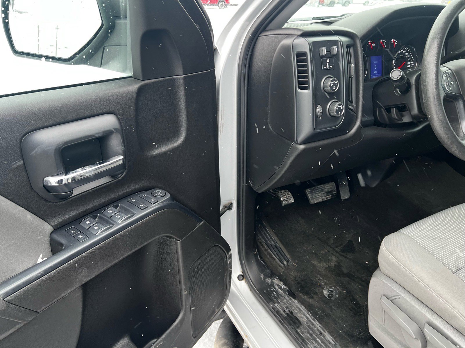 Used 2017 Chevrolet Silverado 1500 Custom image 6