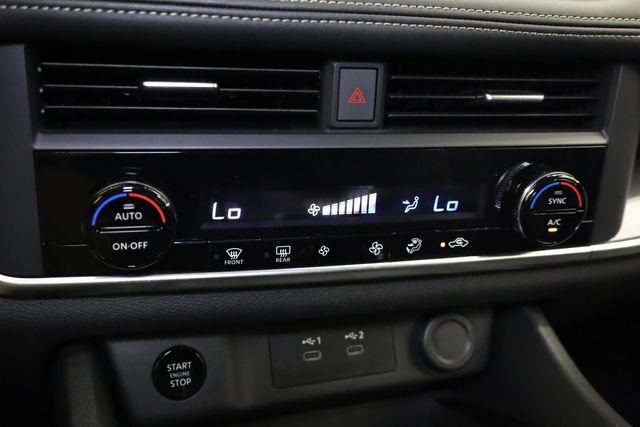 Used 2025 Nissan Rogue SV AWD/4WD image 23