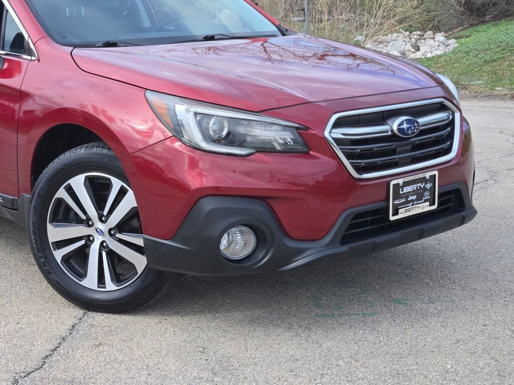 Used 2018 Subaru Outback 2.5i Limited AWD/4WD image 2