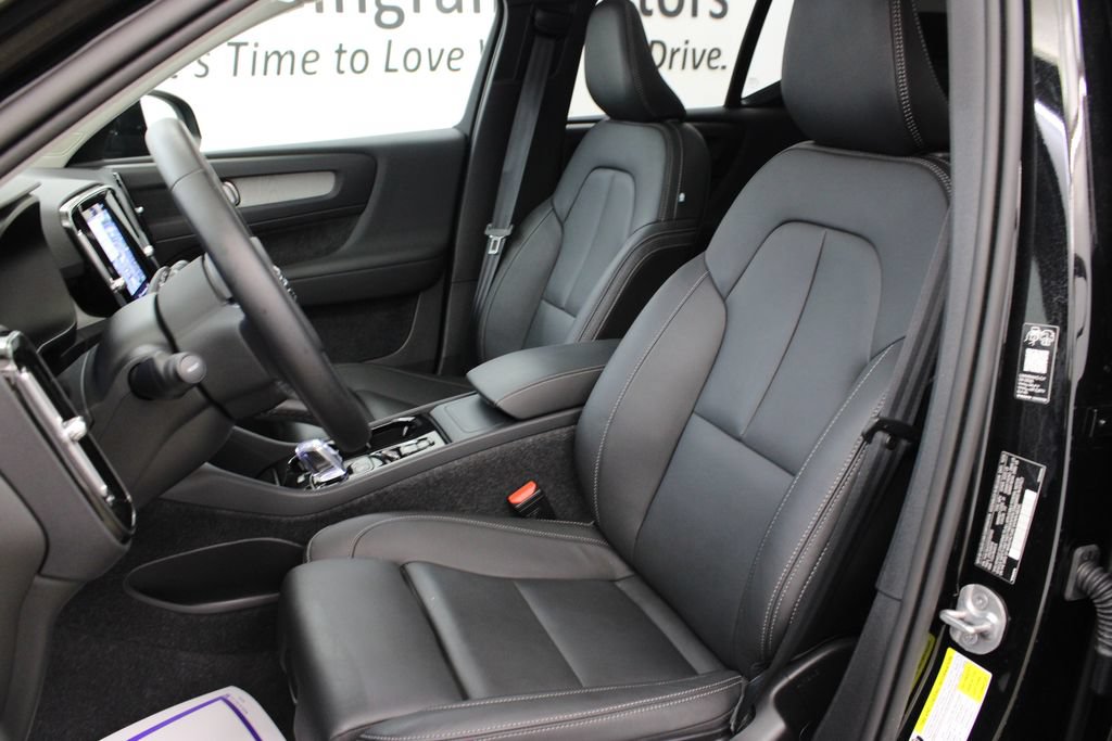 Used 2026 Volvo XC40 B5 Plus AWD/4WD image 16