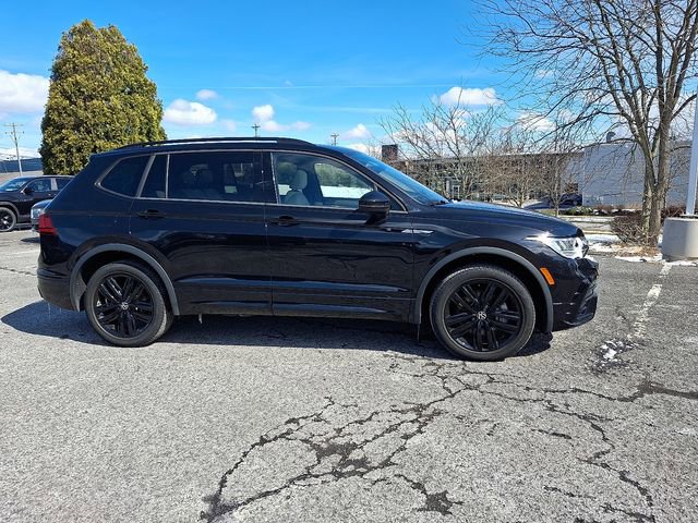 Used 2022 Volkswagen Tiguan SE R-Line image 10