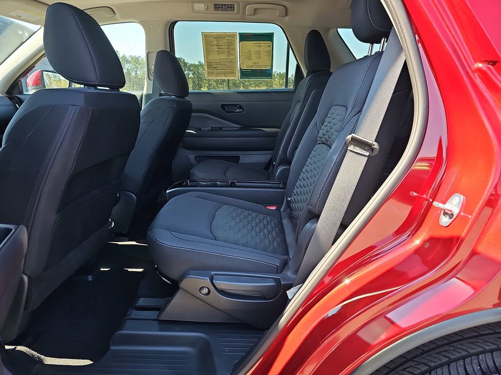 Used 2023 Nissan Pathfinder SV w/ SV Premium Package image 19