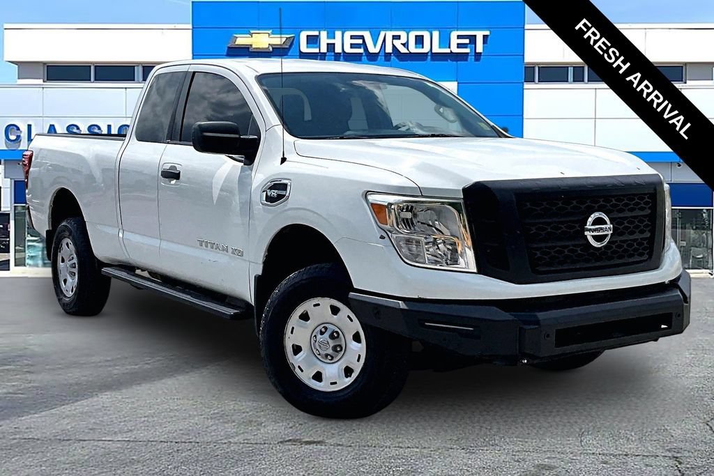 Used 2017 Nissan Titan S AWD/4WD image 1