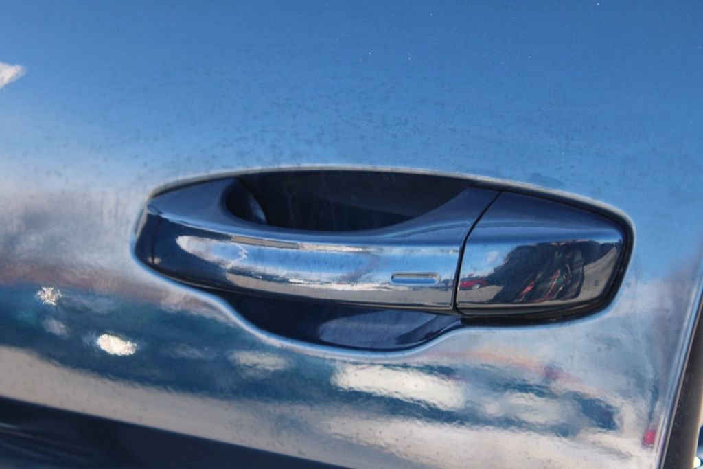 Used 2022 Volkswagen Atlas Cross Sport SEL Premium R-Line image 16