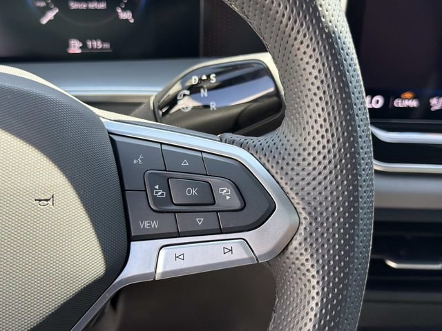 Certified 2025 Volkswagen Tiguan SE R-Line FWD image 16