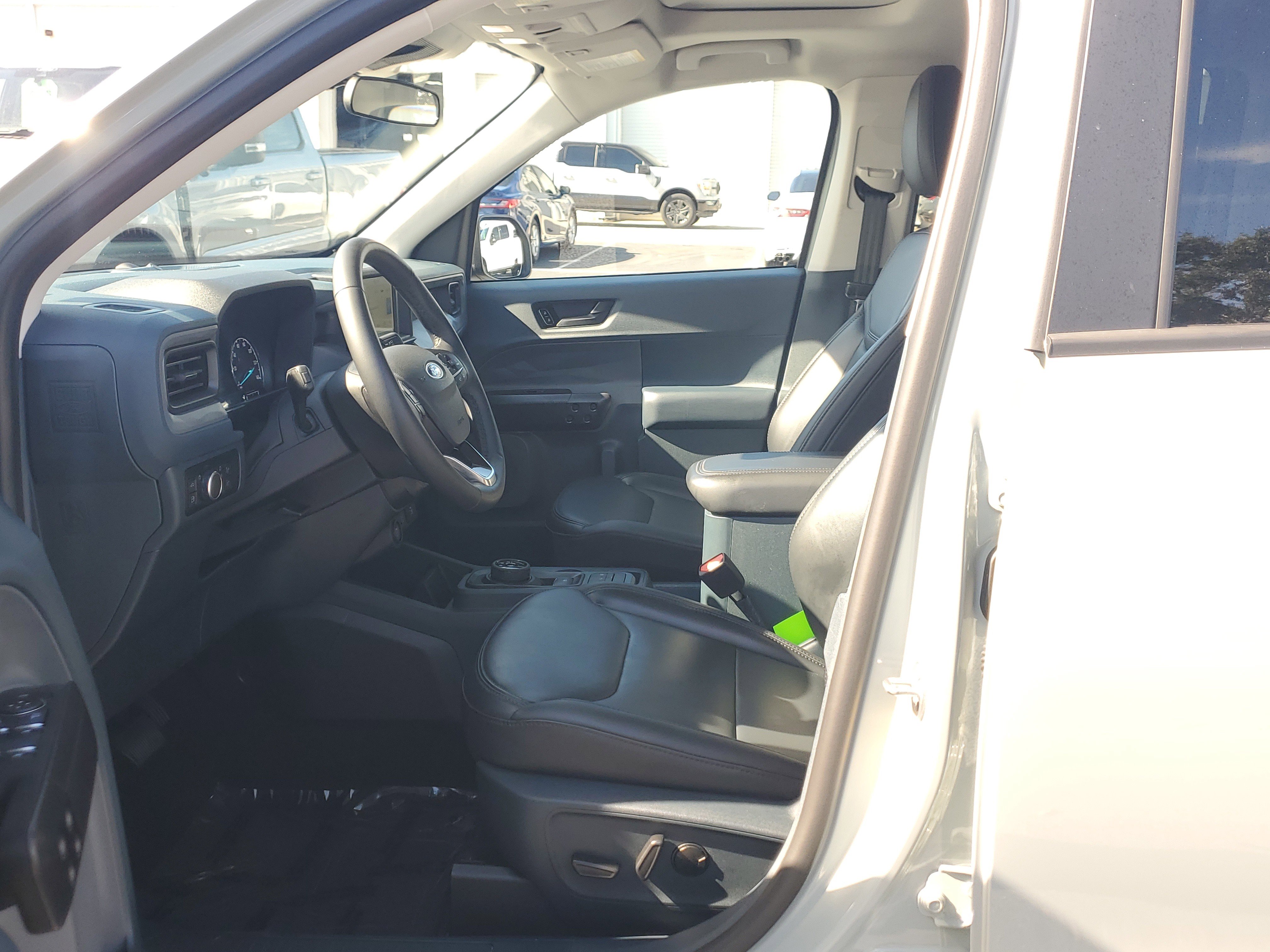 Certified 2024 Ford Maverick Lariat w/ Black Appearance Package image 19