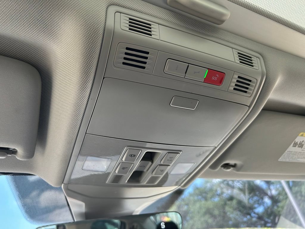 Used 2025 Volkswagen Jetta SEL FWD image 51