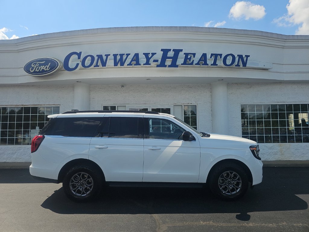 Used 2025 Ford Expedition Active AWD/4WD image 1