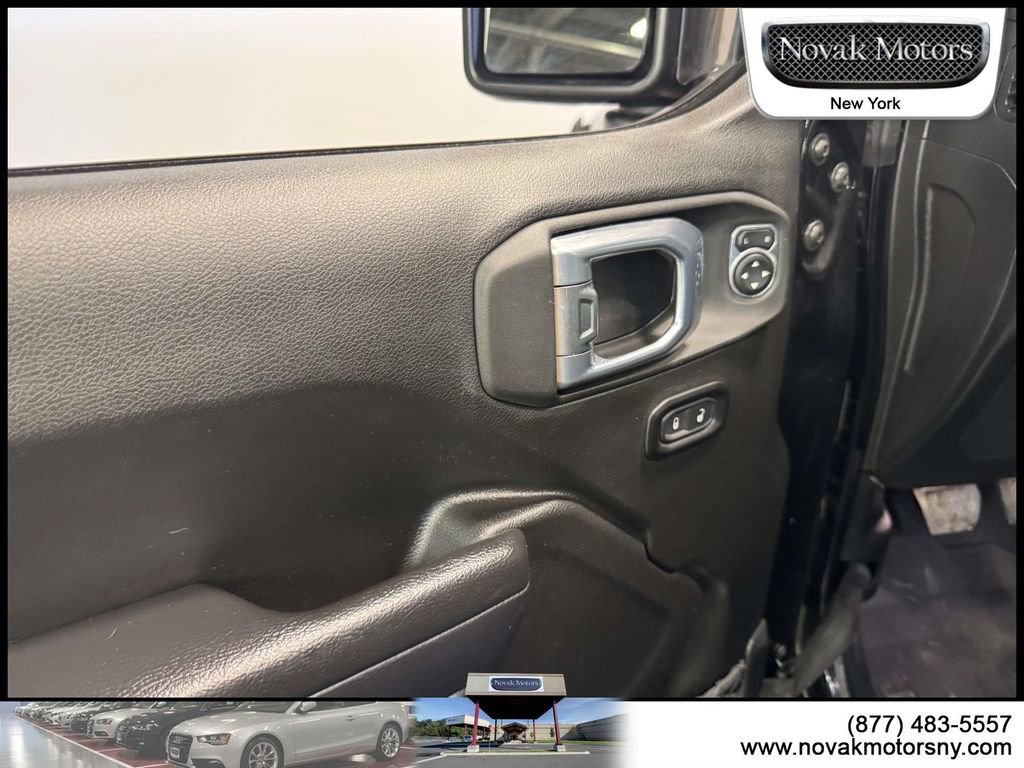Used 2022 Jeep Wrangler Sport AWD/4WD image 12