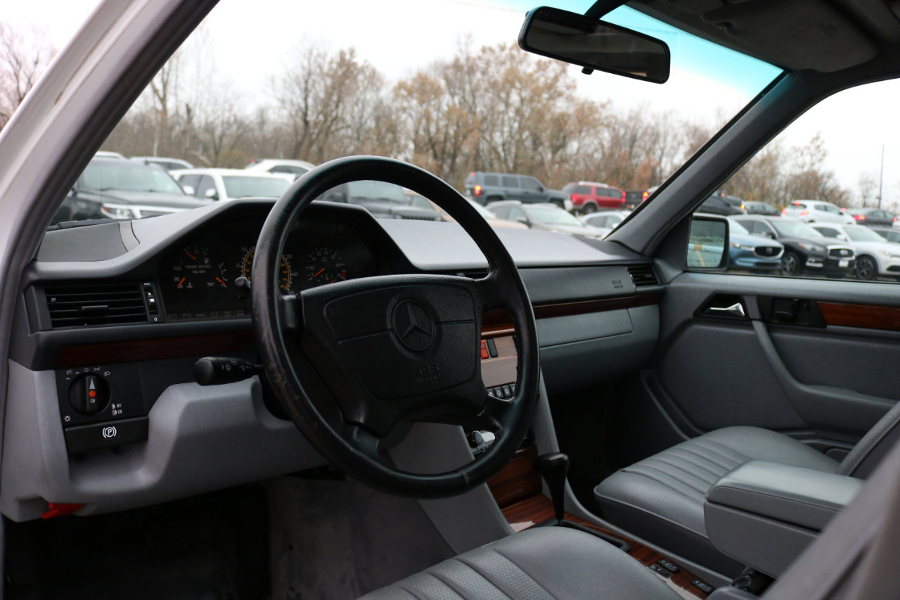 Used 1993 Mercedes-Benz 300 E 2.8 image 21